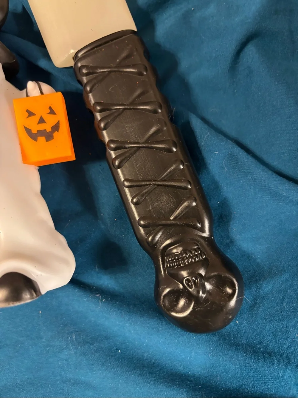 Halloween Decor Bundle – Haunted House, Ghosts & Sword